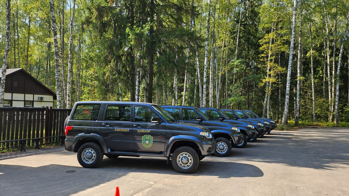 34 автомобиля вручили охотоведам и лесникам Нижегородской области