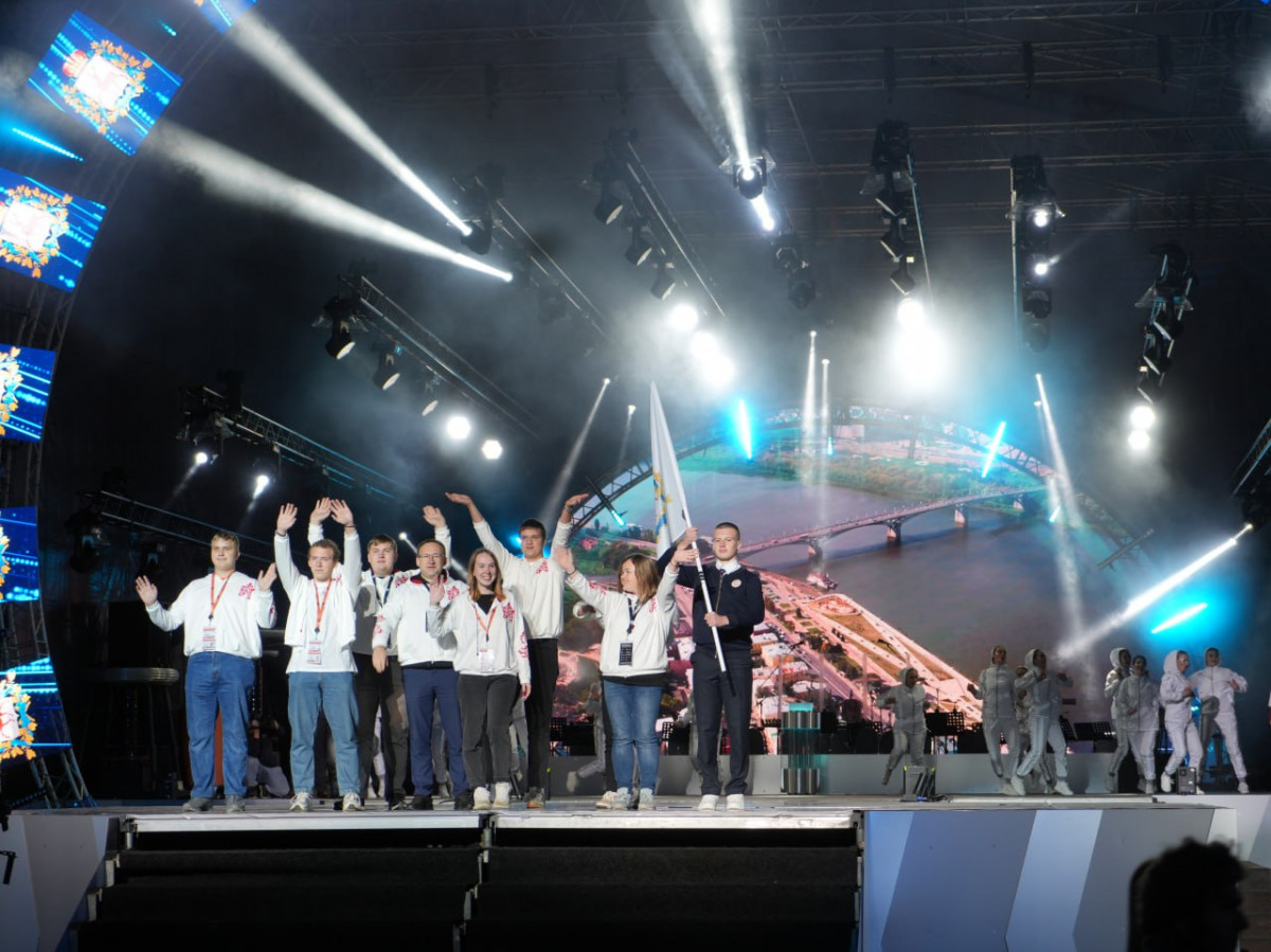 Пять нижегородских студентов представили регион в финале Все­российского чемпиона­та высоких технологий