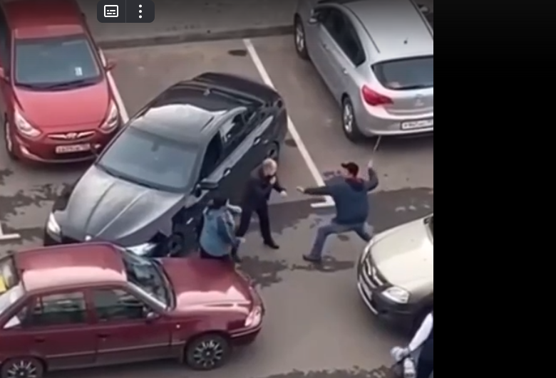 Жестокие парковочные войны развернулись в ЖК «Анкудиновский парк»