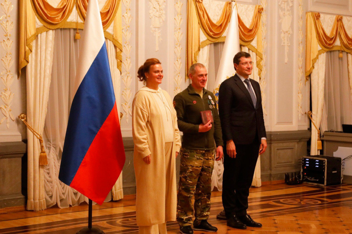 Глеб Никитин и Анна Цивилева вручили награды бойцам ЧВК «Вагнер»