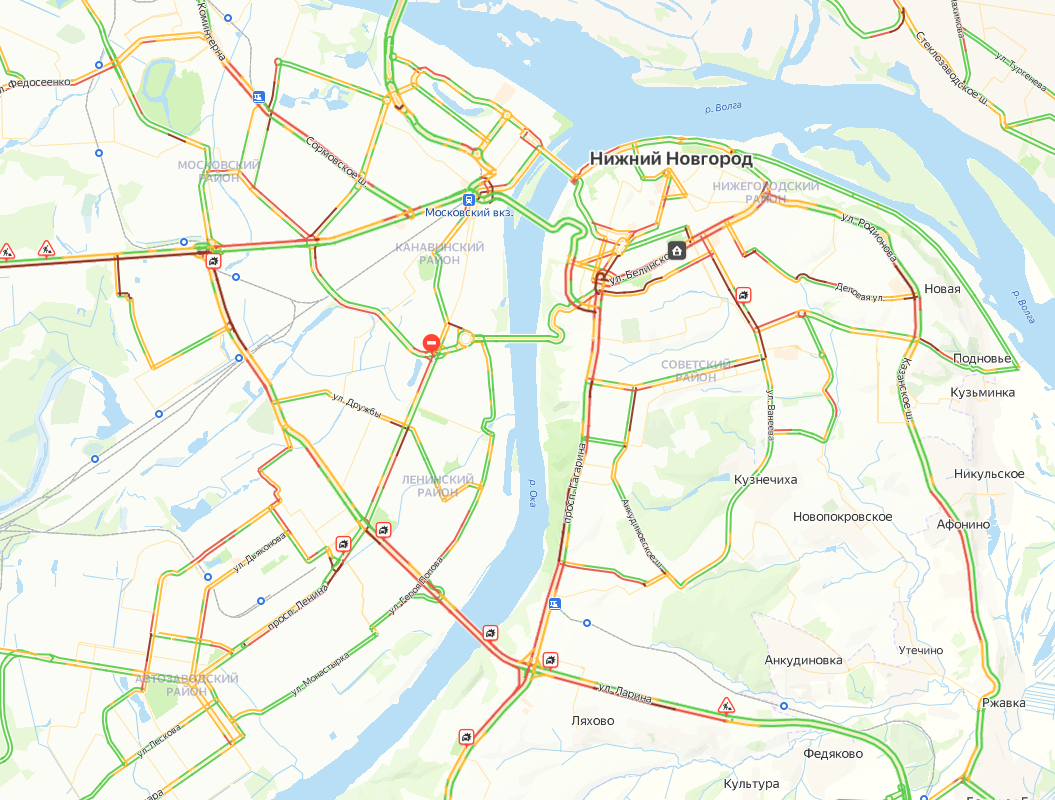 Девятибалльные пробки сковали движение в Нижнем Новгороде