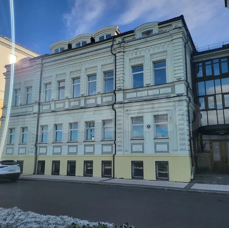 Элитное здание продают рядом с кремлем в Нижнем Новгороде