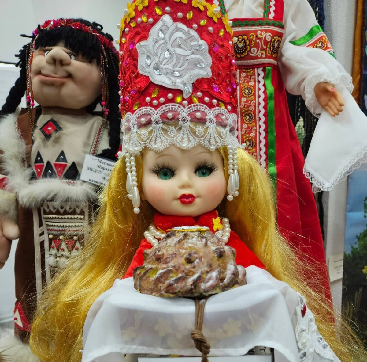 Нижегородцы представили на конкурс более 150 кукол в национальных костюмах