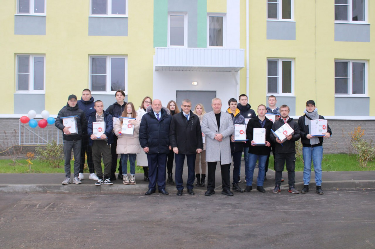 В Балахне 19 детей-сирот получили ключи от квартир в новом доме