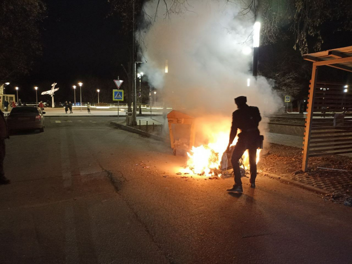 Нижегородские городовые потушили пожар на Верхне-Волжской набережной