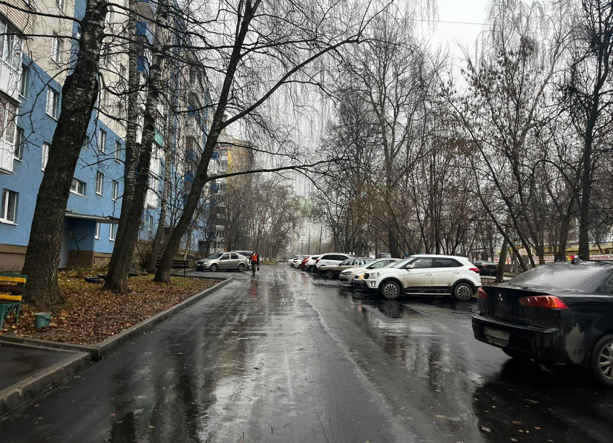 Двор на улицах Голованова и Жукова отремонтировали в Приокском районе