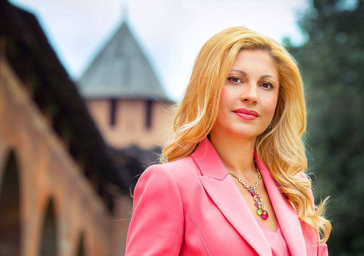 Элада Нагорная рассказала о передаче ЗАО «Хохломская роспись» Нижегородской области