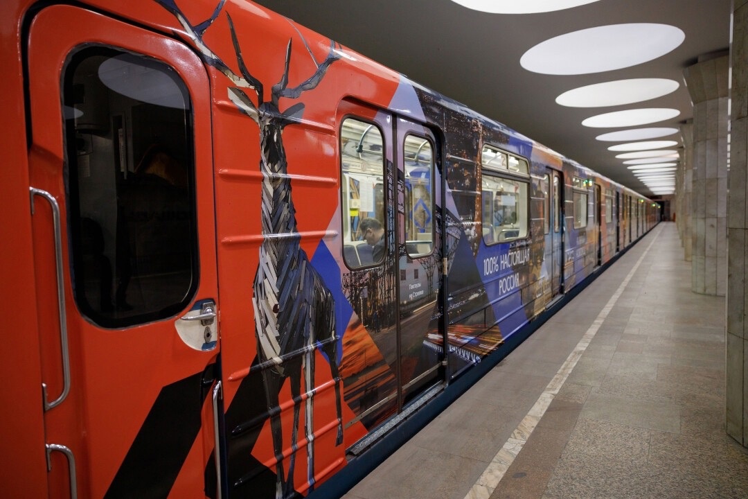 Поезд о Нижнем Новгороде появился в метро Новосибирска