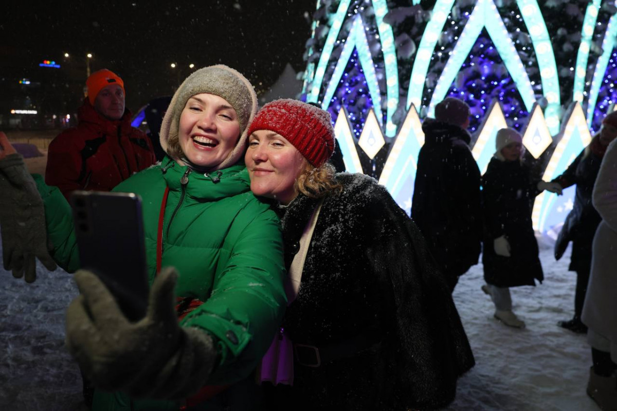 Более 3,5 тысяч жителей Дзержинска встретили Новый год около главной городской елки