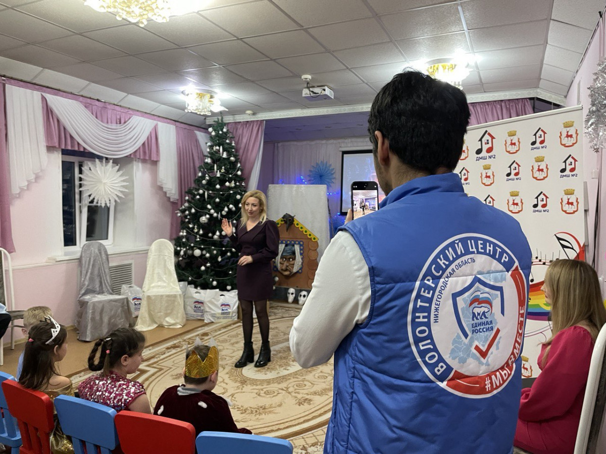 Детей в социально-реабилитационных центрах Нижнего Новгорода поздравили с Новым годом