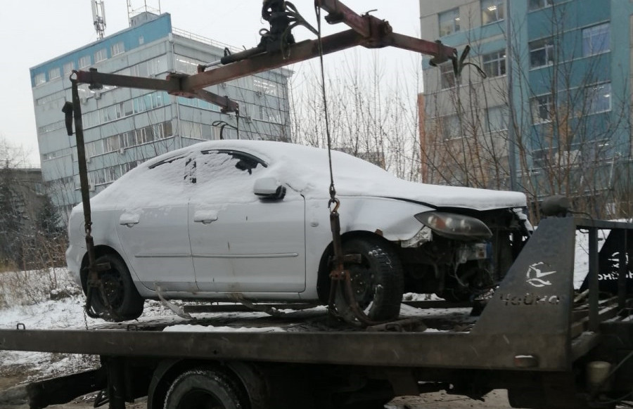 18 брошенных автомобилей эвакуировали с улиц Канавинского района за 2023 год