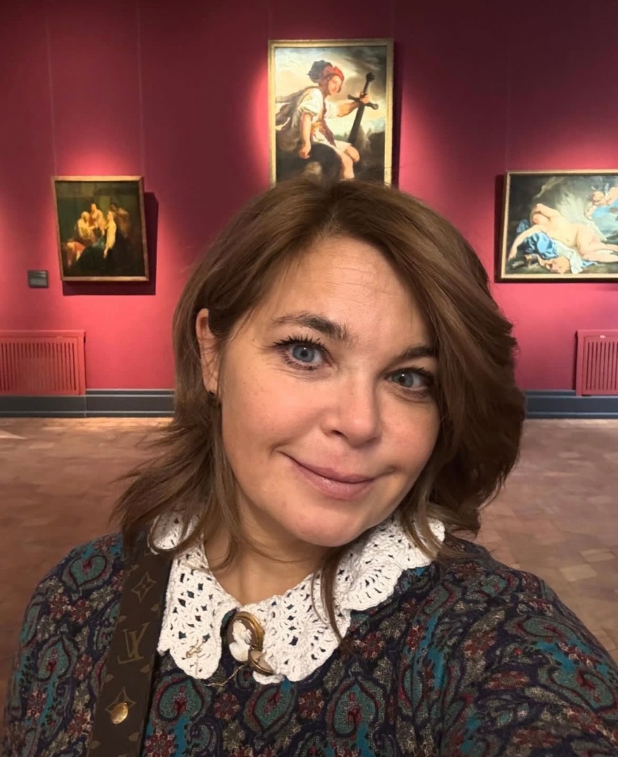 Актриса Ирина Пегова сменила имидж и перекрасилась в брюнетку