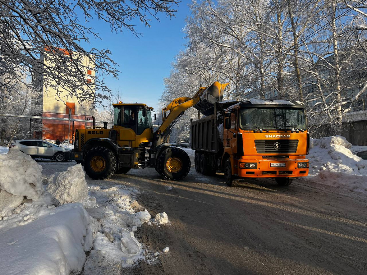 Около 70 тысяч кубометров снега вывезли в Приокском районе с начала зимы