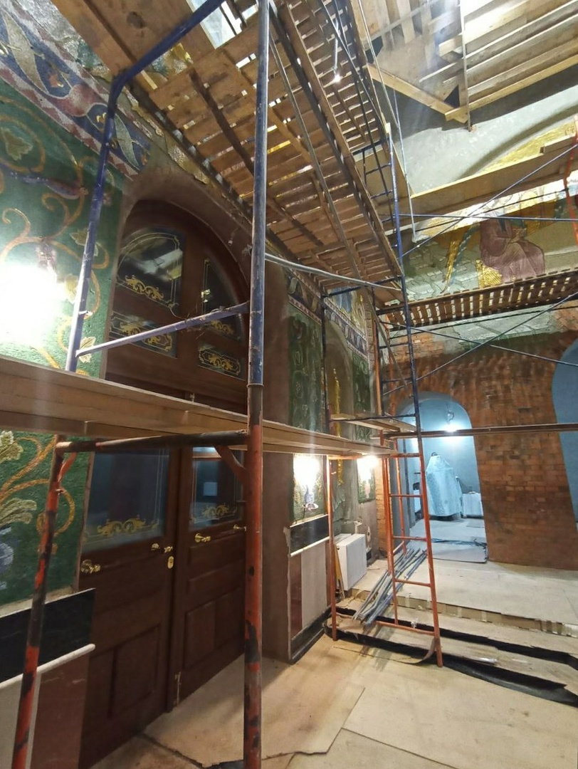 Завершается реставрация внутренних помещений Троицкого храма на Рождественской
