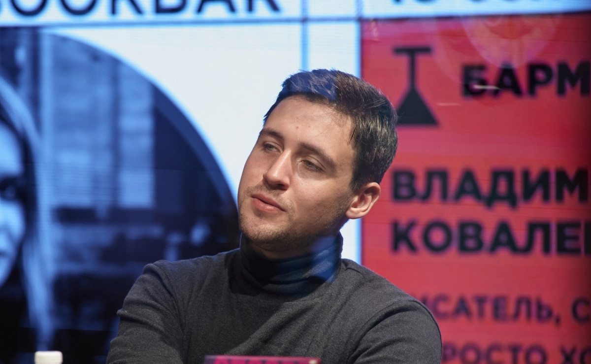 «Бог, которому нужен врач»: петербургский писатель Владимир Коваленко презентует свой роман в Нижнем Новгороде