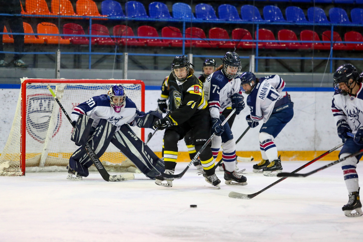 Нижегородские хоккеистки одержали победу в последнем матче регулярки