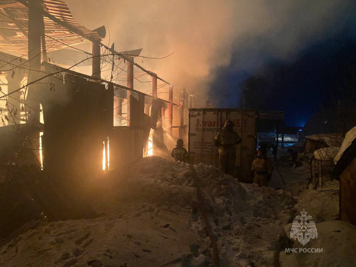 Пожар на пилораме ликвидировали в Шахунье