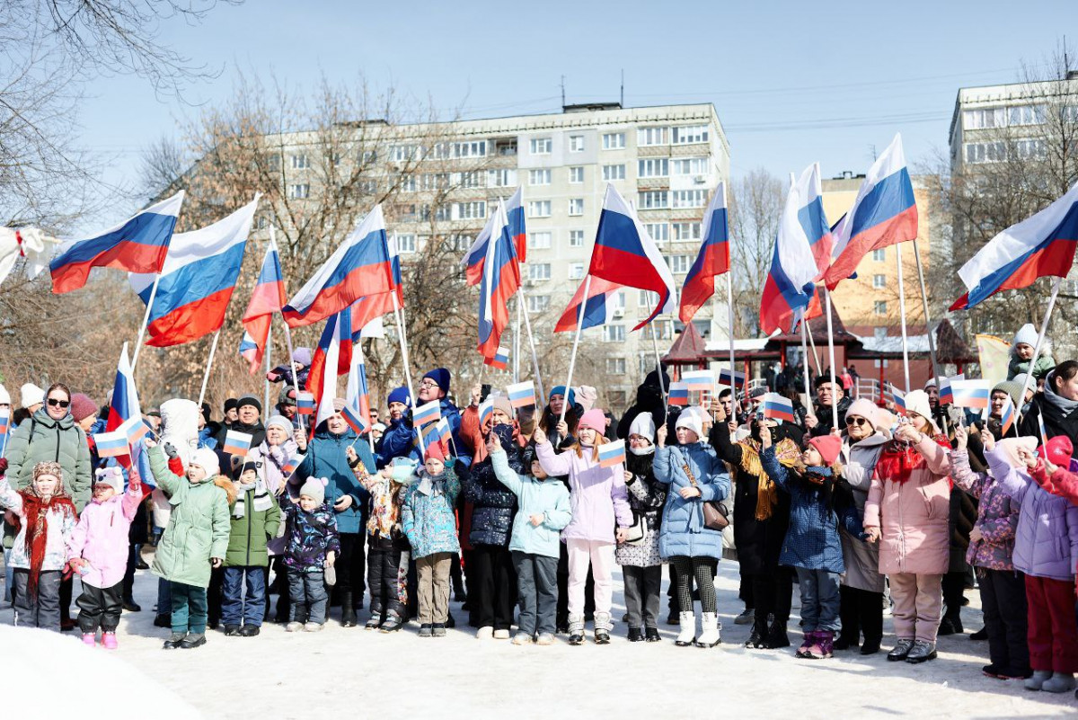 Нижегородские Волонтеры Победы провели патриотические акции в честь 10-й годовщины возвращения Крыма