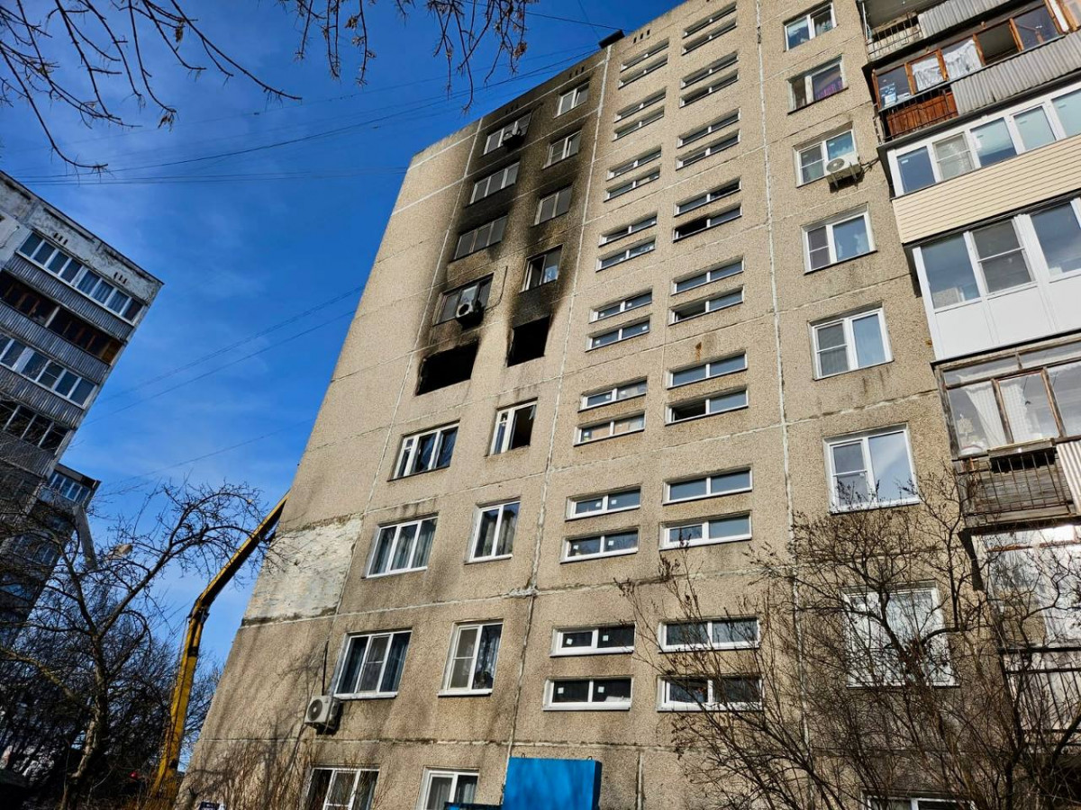 Жителям квартир пострадавшего при пожаре подъезда дома №3 7 по улице Юлиуса Фучика компенсируют аренду жилья