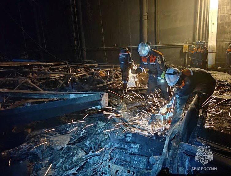 Спасатели МЧС за день разобрали более 90 кубометров завалов на месте происшествия в Московской области