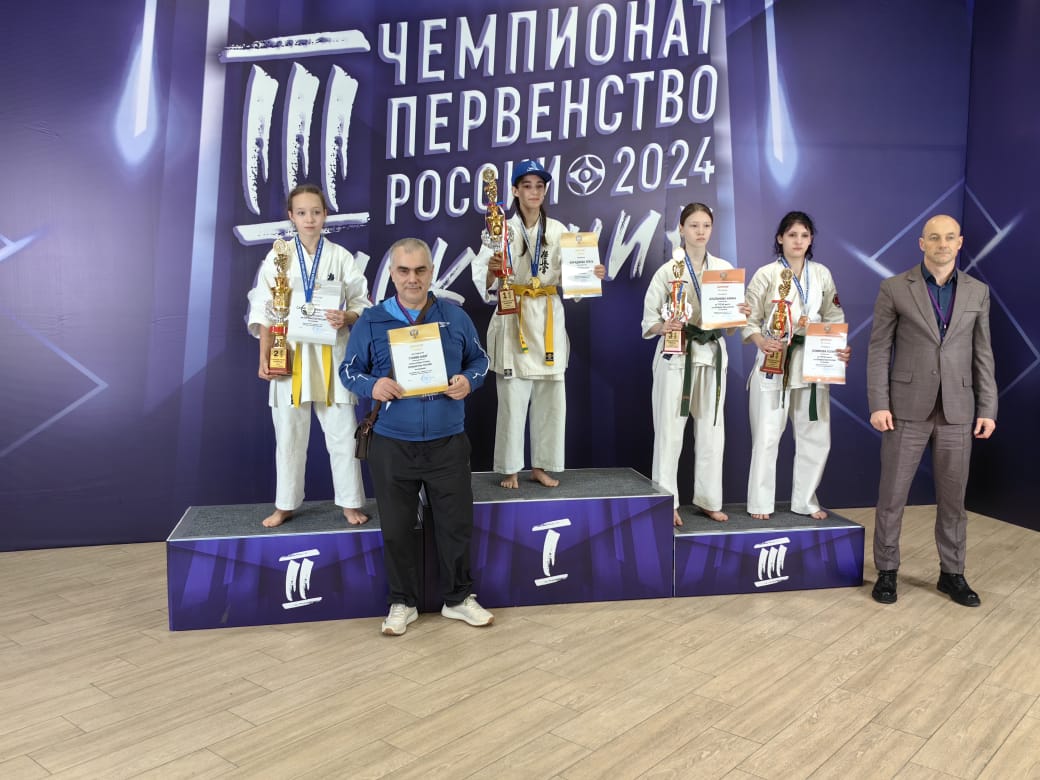 Золотую и серебряную медали завоевали нижегородские каратисты на Первенстве России по киокушин