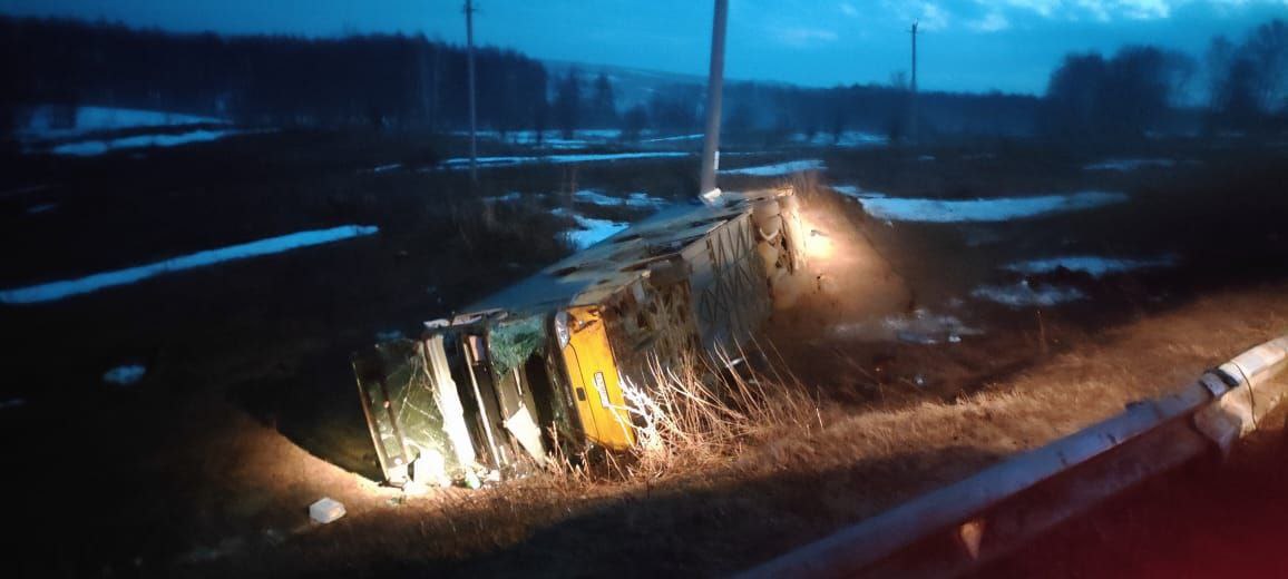 Перевозивший граждан Узбекистана в Нижний Новгород автобус попал в ДТП