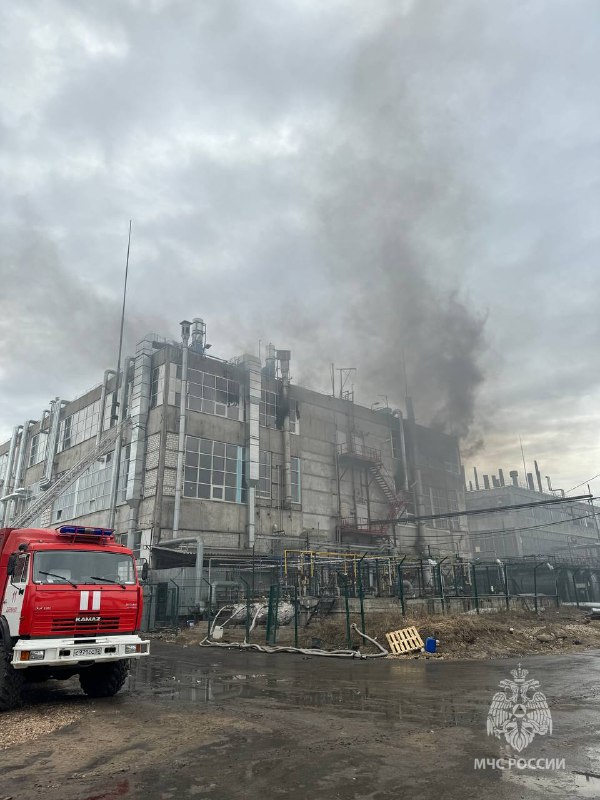 125 человек эвакуировано из горящего здания на Игумновском шоссе