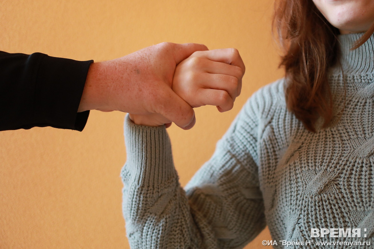Юная нижегородка обвинила отчима в регулярных изнасилованиях спустя три года