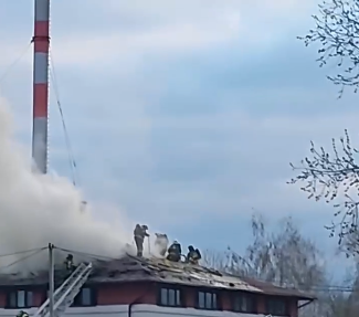 «Та самая шаурма» горит на проспекте Гагарина в Нижнем Новгороде