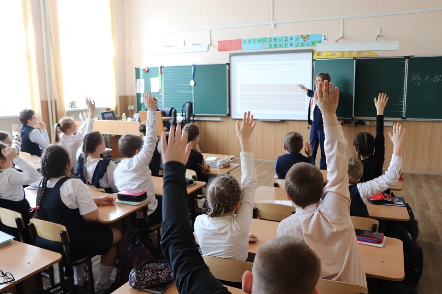 Нижегородский филиал «Т Плюс» провел урок энергобезопасности в дзержинской школе №1