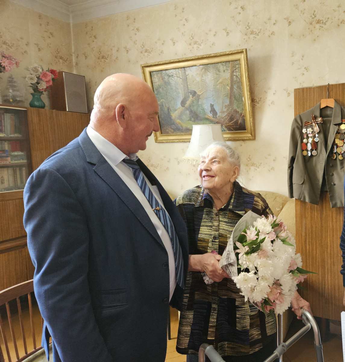 103-летнюю участницу ВОВ Екатерину Жустеву поздравили в Автозаводском районе