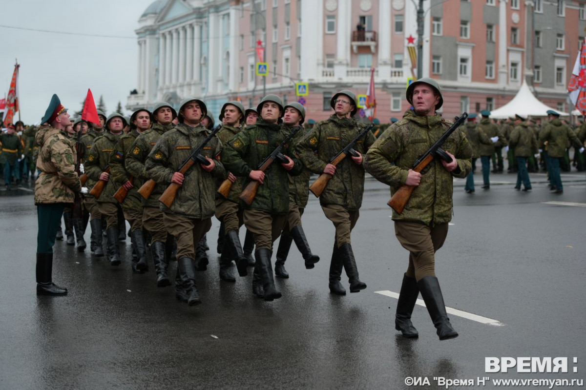 Опубликован фоторепортаж с генеральной репетиции парада в Нижнем Новгороде