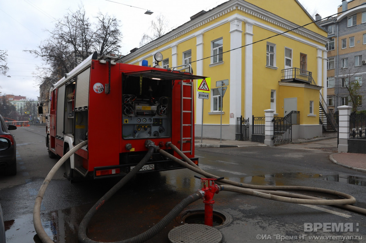 Дом горит на проспекте Ильича в Нижнем Новгороде 13 мая