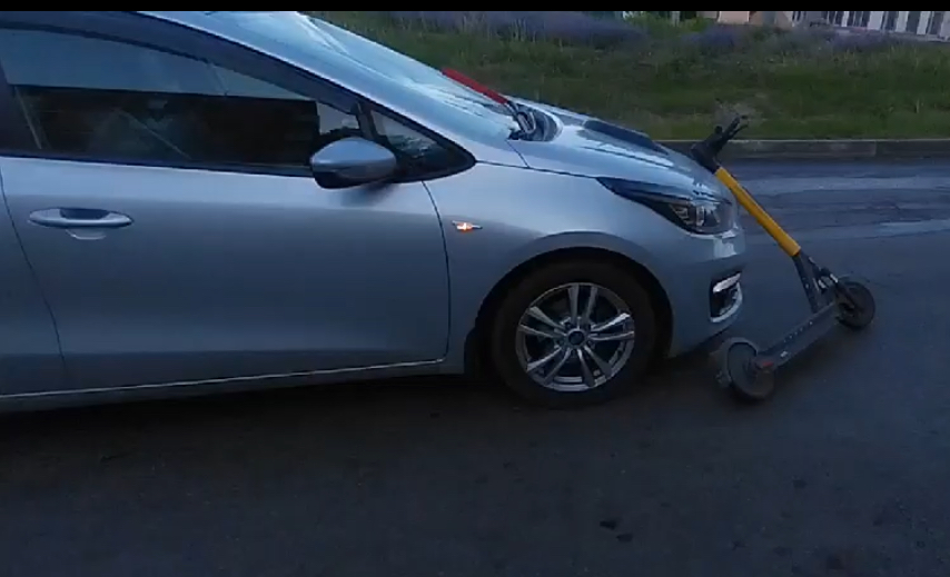 Молодого мужчину на самокате сбили в Нижнем Новгороде