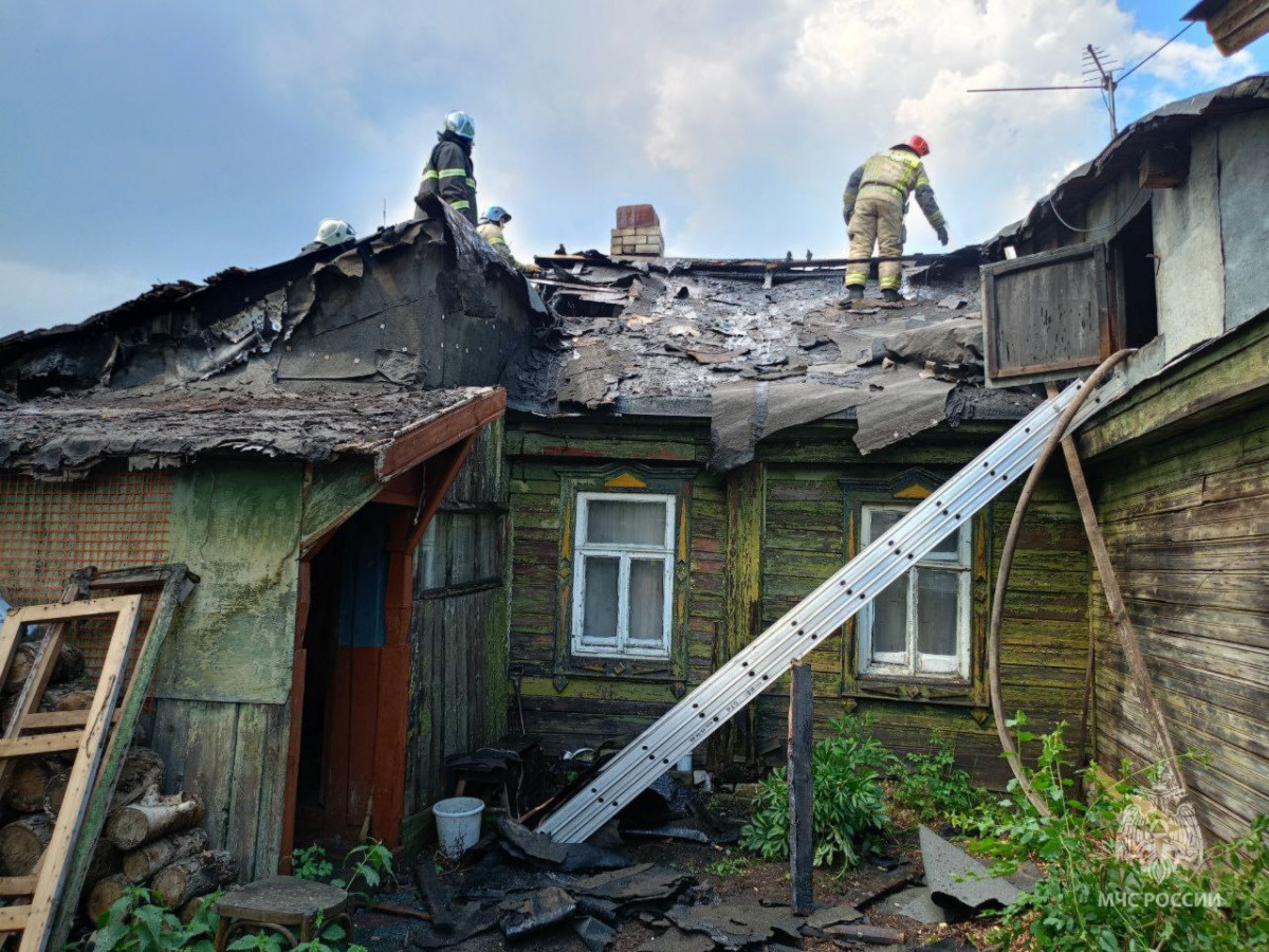 Опубликованы фотографии пожара в Сормовском районе
