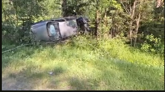 Пьяный водитель «Ниссана» врезался в «КамАЗ» и улетел в кювет в Уренском округе