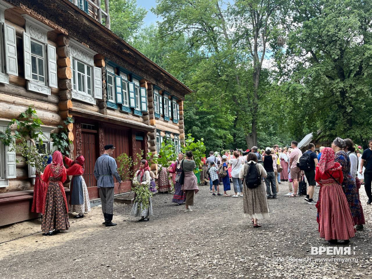 «Троицкие гуляния» прошли в нижегородском музее-заповеднике «Щелоковский хутор»