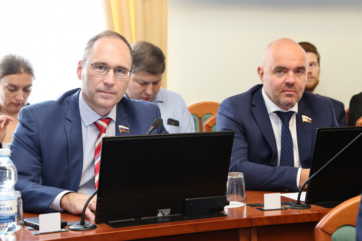 Депутаты Заксобрания увеличили доходы и расходы областного бюджета более чем на 9 млрд рублей