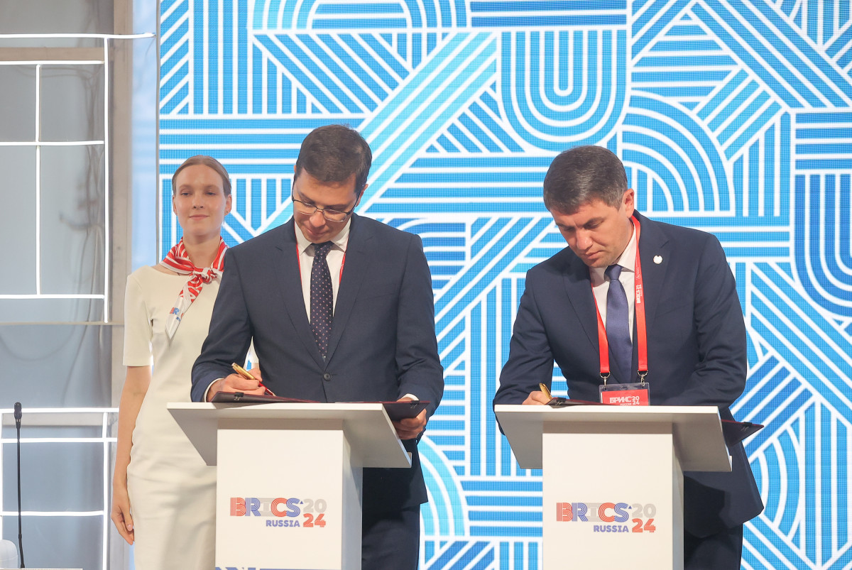 Юрий Шалабаев подписал Меморандум с Россотрудничеством и соглашение с Нефтекамском