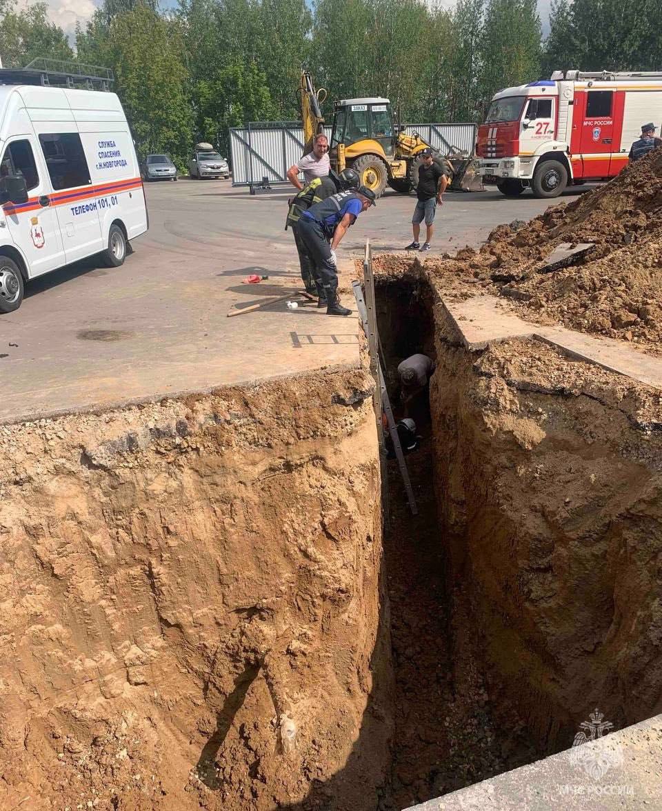 Рабочего завалило землей на нижегородской стройке
