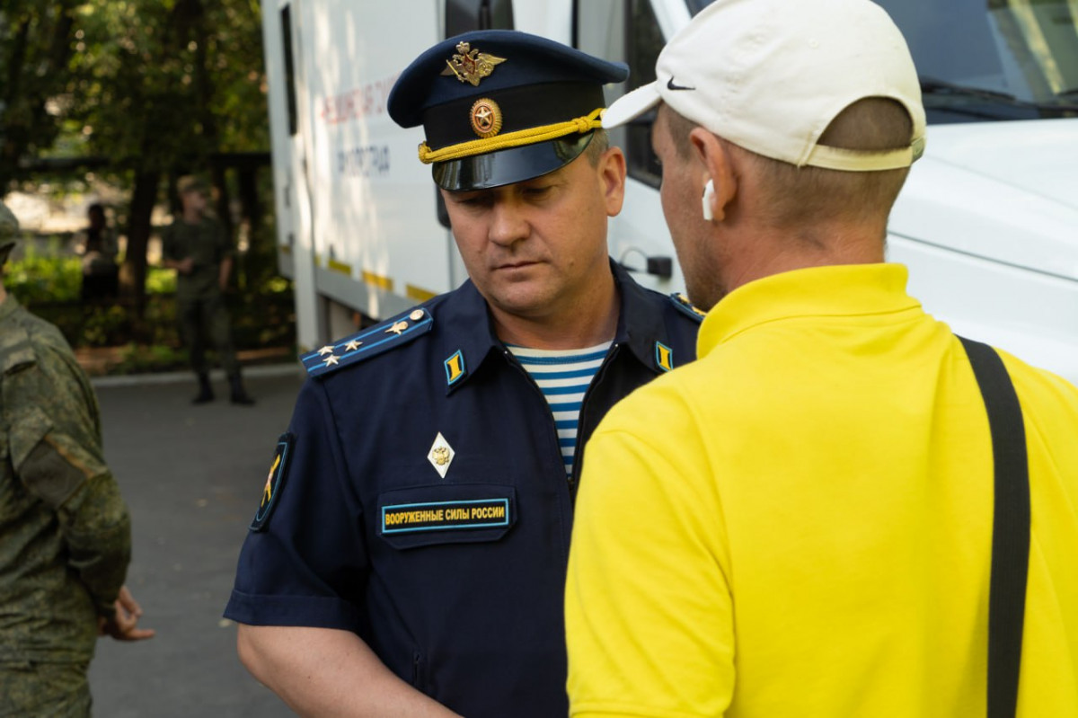 Полковник Евгений Чинцов проводил нижегородских добровольцев на военную службу