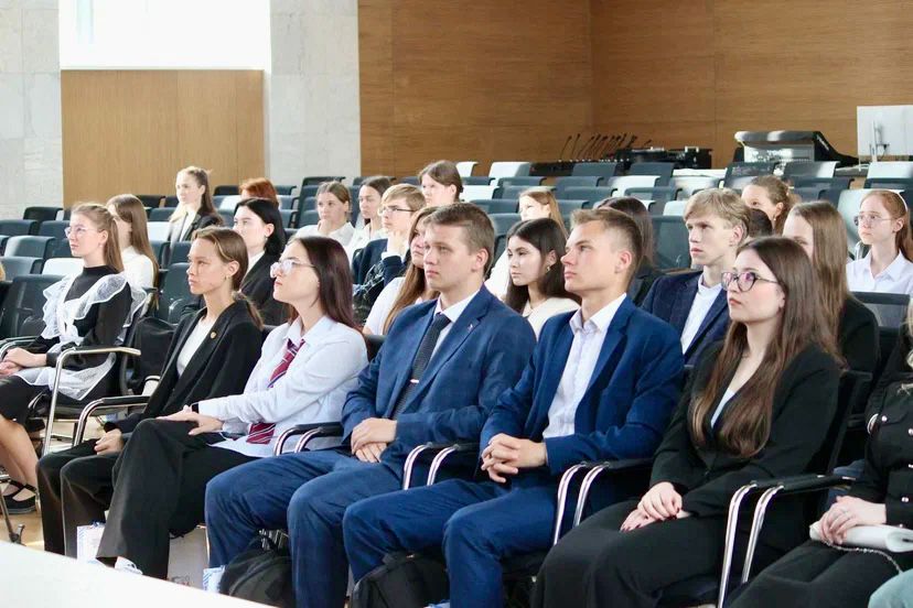 Около 70 нижегородских школьников пройдут обучение в «Школе юного дипломата имени Ю.Е. Фокина»