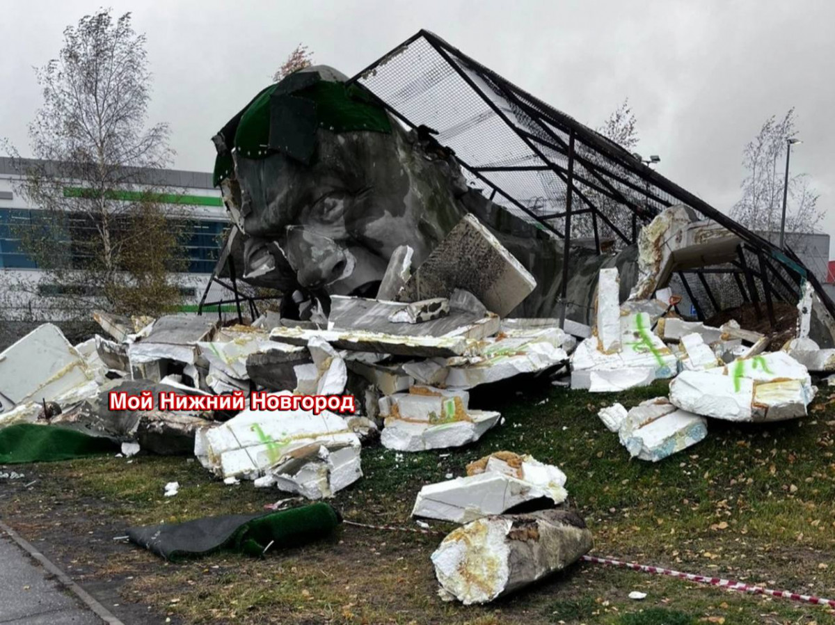 Скульптуру «Прорыв» демонтировали в Нижнем Новгороде