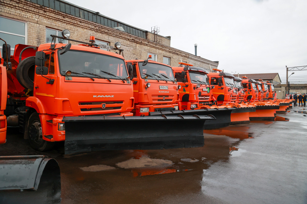 Смотр снегоуборочной техники провели в Автозаводском районе