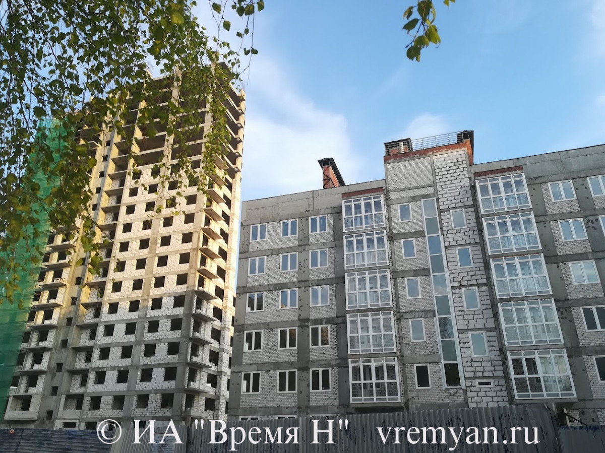 Рабочий упал с 17-го этажа дома в ЖК «На Журова» в Нижнем Новгороде