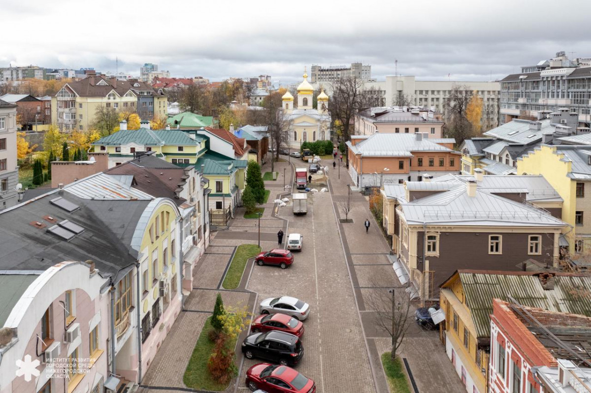 Работы в рамках обновления квартала церкви Трёх Святителей перешли на улицу Короленко