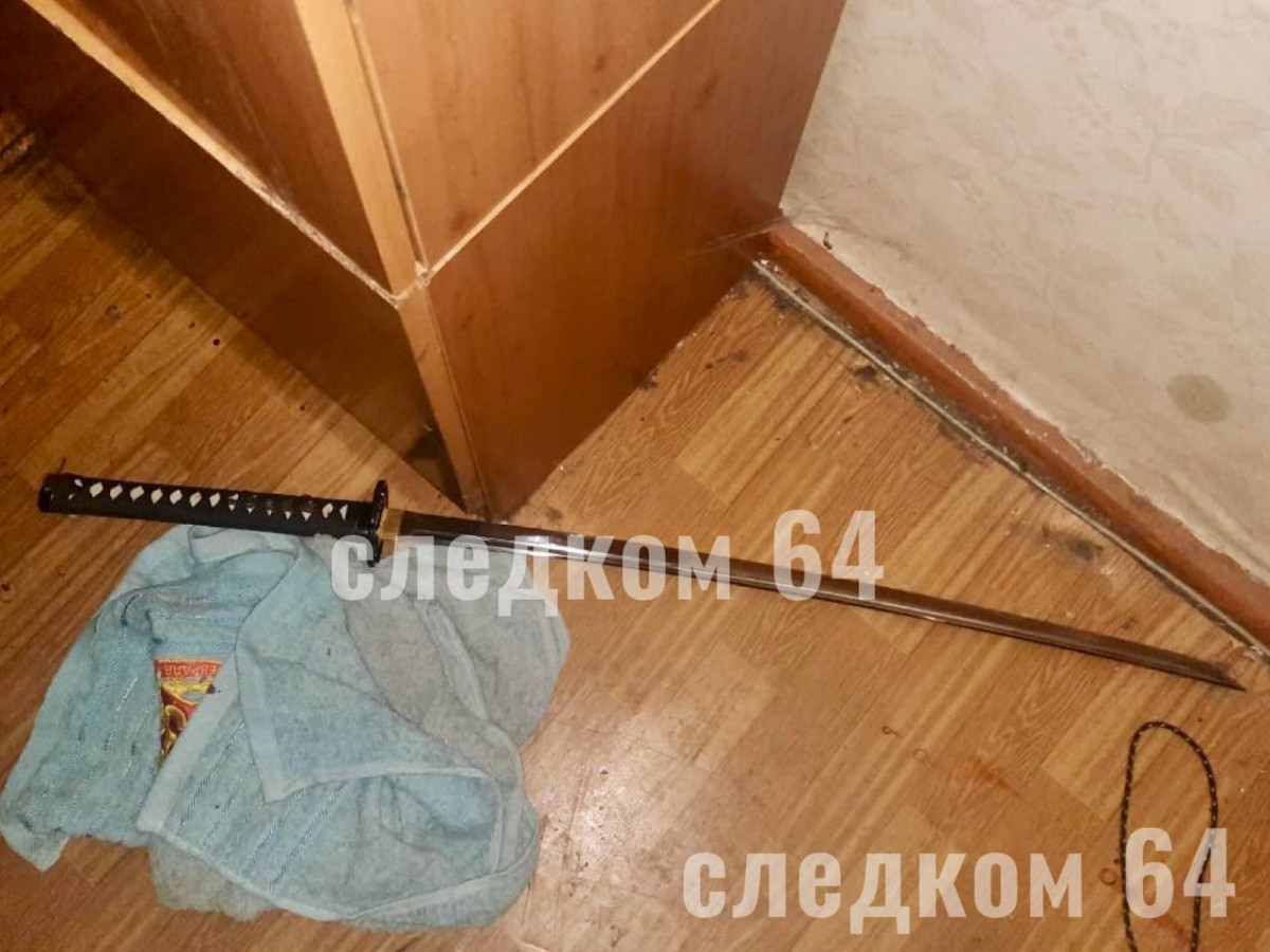 Пьяный мужчина по ошибке зарезал катаной знакомого