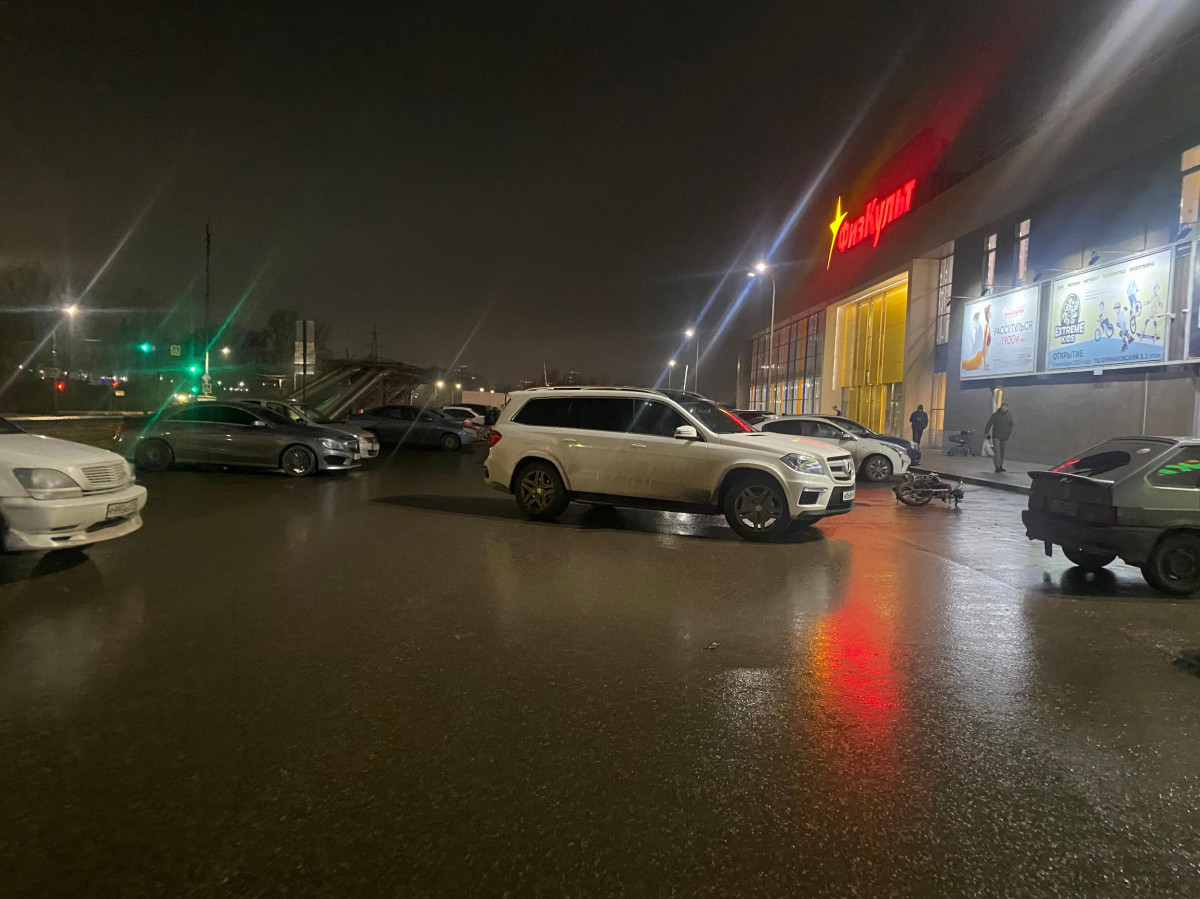 Подросток пострадал при столкновении «Мерседеса» с мопедом в Нижнем Новгороде