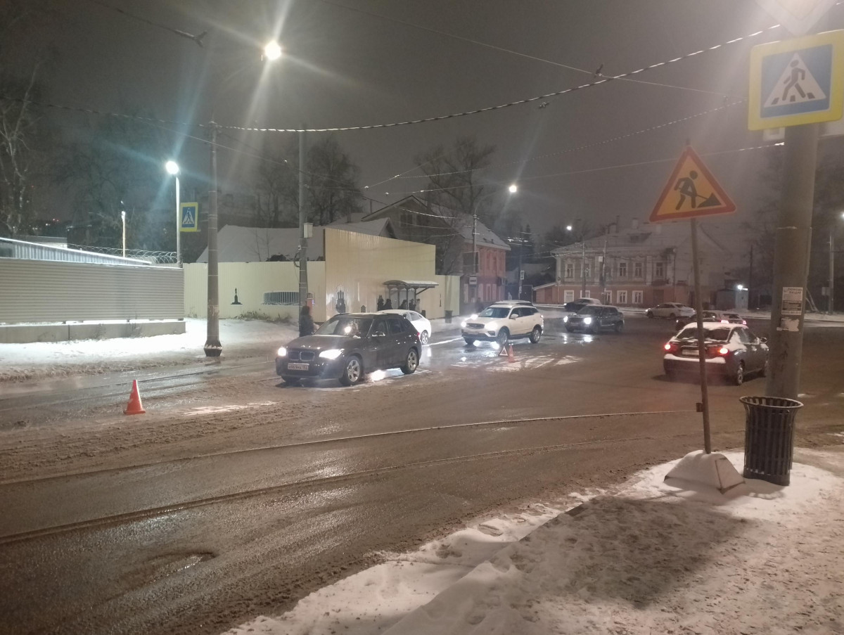 Иномарка сбила 17-летнюю девушку в Нижегородском районе