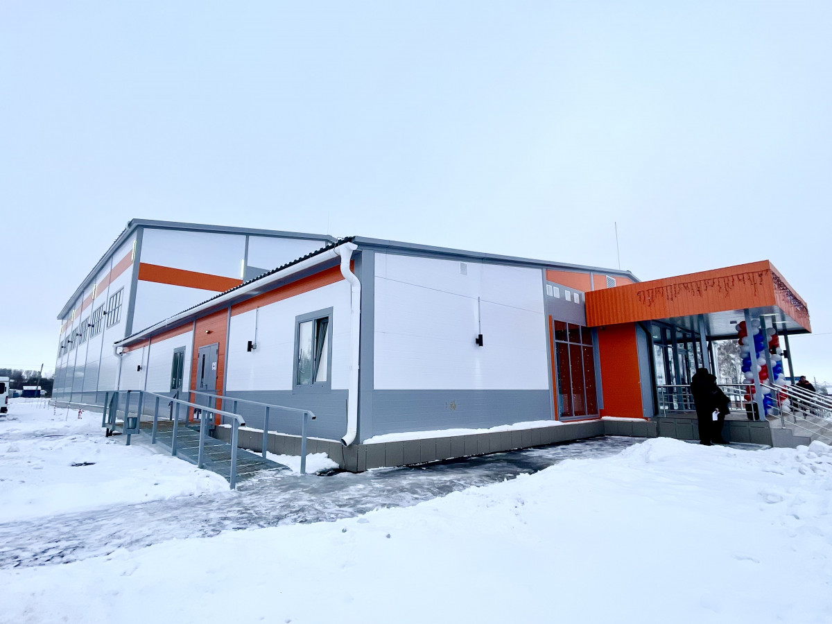 Первый в Нижегородской области модульный спорткомплекс открылся в Большом Мурашкине